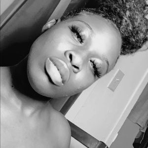 Meet your Posher, Gloria